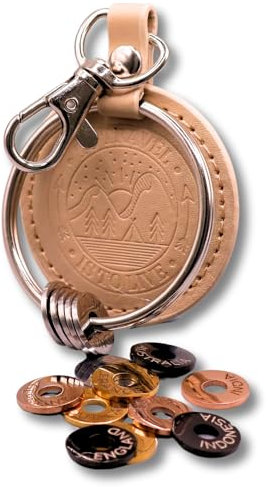 Porte-clés en Cuir de Voyage avec Jetons de Pays en Acier à Collectionner - Breloques et Étiquettes, Marron