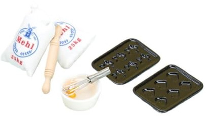 GIVBRO Batteur à œufs Miniature pour Maison de poupée, Rouleau à pâtisserie, Sacs de Farine, moules et Bol à œufs, Accessoires de Simulation 1:12 pour Mini Maison de poupée, 7 pièces