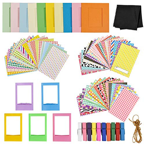 Mini Kamera Zubehör (60 Verschiedene Bunte Aufkleberrahmen, 10 Papierrahmen, 5 Bunt Kunststoff Bilderrahmen, 10 Bunte hängende Klammern mit Schnur, 1 Mikrofasertuch) für Fujifilm Instax Mini 9/8+/8
