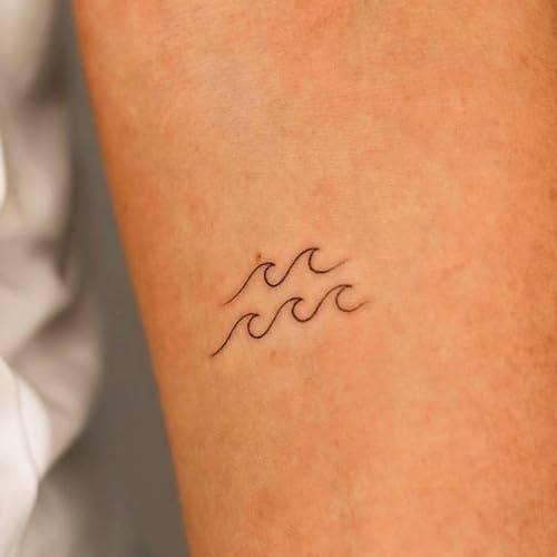 Inkster® Doppelwelle Tattoo | Temporäres Tattoo mit EU-Kosmetikzertifizierung | wasserfest + vegan | revolutionäres 2-Wochen-Tattoo | Fake Tattoos und Klebetattoos für Erwachsene