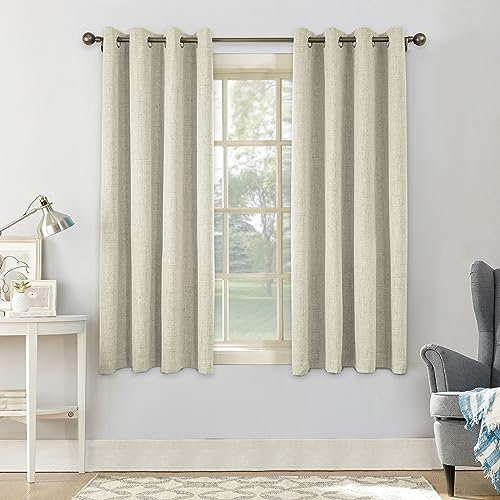 CUCRAF Vorhang Blickdicht Gardinen mit Ösen Hellbeige - 100% Verdunklungsvorhang Ösenschal Vorhänge 2er Set H137xB117 cm Deko Ösenschal Thermo Vorhänge für Wohnzimmer Kinderzimmer Schlafzimmer