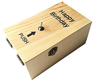 NC Nutzlose Box aus Holz, lustiges Mini-Spielzeug, kreative Geschenke, schaltet sich selbst aus, nutzlose Box, lassen Sie mich allein Maschine Box für Geburtstag und Party (beige, Happy Birthday)