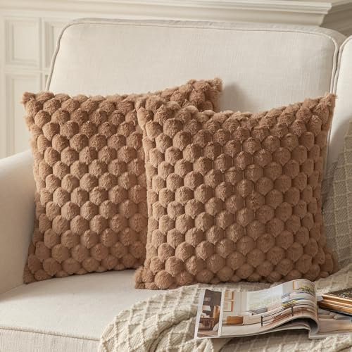 Mandioo Pack of 2 Brown Super Soft Plush Decorative Cushion Covers 18x18 inch 45x45 cm Wool Velvet Throw Pillow Covers cases Faux Fur fluffy Couch Sofa Bed Livingroom
