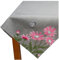 Tischdecke Leinen-Optik Bestickt Deko Esszimmer Serie Margariten Blumen Tischwäsche grau Stickerei Schmetterling Tischdeko Frühling Typ886 Mitteldecke 85x85 cm rosa