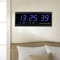 SanBouSi Led Digitale Wanduhr 48cm Kalenderuhr Temperatur Wanduhren Digitaluhr Ziffer Display Tischuhr für Zimmer Küche Büro, EU Stecker (Blau)