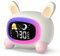 LEMNOI Réveil Enfant Reveil Enfant Educatif Jour/Nuit Lumineux LED Numerique Lampe Snooze Réveil 5 Couleurs,7 Types de Musique (Lapin)