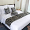 TTiiLoe Dunkles Jacquard-Bettläufer, glattes Betttuch, Zebra-Bettwäsche, Tagesdecke, Dekoration, Bettüberwurf, Decken, Schutz für Hotel, Schlafzimmer, 45 x 240 cm
