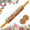 Mattarello in Rilievo Natalizio, FURNSII Mattarello Decorativo di Natale in Legno Ø 4,5 × 39 cm, Mattarelli Decorativi Natalizio Goffrato Rolling Pin per Biscotti Pasticceria (Omino di pan di zenzero)