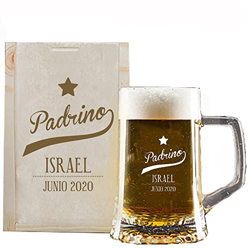 Regalo personalizado para padrinos: jarra de cerveza grabada con nombre y fecha, en caja de madera grabada con el mismo diseño