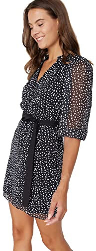 Trendyol Damen Regular Skater Hemdblusenkragen Webstoff Kleid, Schwarz, 38