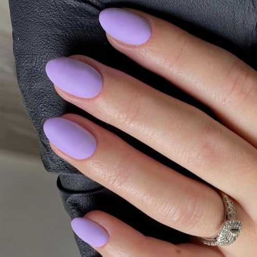 KQueenest Matte Lila Press On Nails Kurz, Acryl Nägel zum Aufkleben Kurz Runde, Einfarbig Fake Nails Mandel Fingernägel zum aufkleben, Gel Kunstnägel für Frauen Alltagstauglich 24 Stück