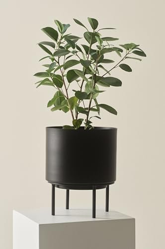 Jotex Monique Übertopf, vielseitiger Blumentopf aus Eisen mit kleinen Gestell für den Innen- und Außenbereich, Schwarz Pflanzer, 26 cm hoch, Ø 22 cm