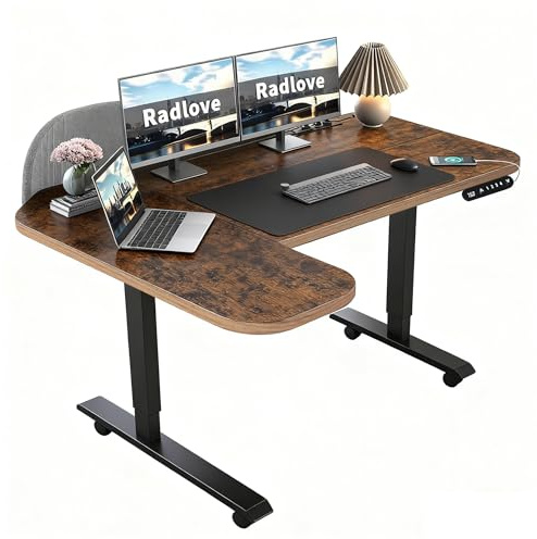 Radlove Elektrisch höhenverstellbarer Schreibtisch mit Graue Trennwand & L-Form, 150x68 cm Stehpult, LED-Anzeige, USB-C – Verstellbarer Schreibtisch für Homeoffice & Büro, Braun