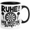 Trendation Keramik-Tasse Kaffee-Becher Darts Geschenk Tasse Darts Geschenkidee Spruch Geburtstag Ruhe Der Meister Wirft (Schwarz, 325 ml)