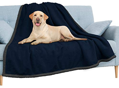 PAVILIA Wasserdichte Decke für Couch, Sofa | wasserdichte Hundedecke große Hunde, Welpen, Katzen Haustierdecke Schutz Plüsch weich warm flauschig Sherpa Bettüberwurf, marineblau, 90 x cm