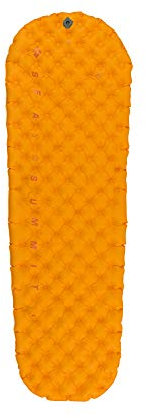 Sea to Summit - Ultralight Insulated Air Isomatte Small - Thermolite Ultraleichte Schlafmatte - Besonders kompakt - Pillow Lock-System - 2,5 Jahreszeiten - Pumpsack - Wandern - Orange - 430g