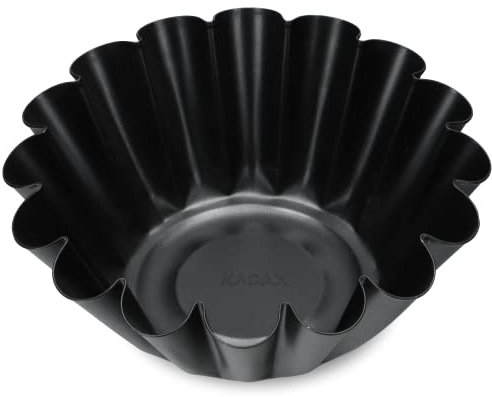 KADAX Gugelhupfform, Kuchenform aus Blech mit Antihaftbeschichtung, Hohe gewellte Backform, Rührkuchenform für Napfkuchen und Schokoladenkuchen, Kranzform (15,5 cm, Schwarz)