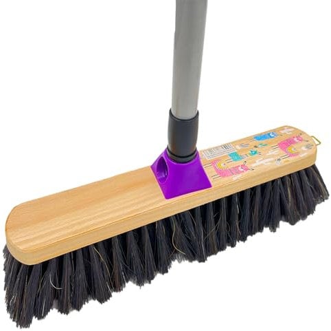 Peggy Perfect Stubenbesen Kehrbesen Zimmerbesen mit Einer dichten Naturhaarmischung und Teleskopstiel im einzigartigem Lama Design. Buchenholz Besen mit Designaufdruck