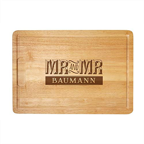 Casa Vivente Schneidebrett mit Gravur zur Hochzeit, Mr and Mr, Personalisiert mit Familienname, Holzbrett mit Saftrille für gleichgeschlechtliche Paare