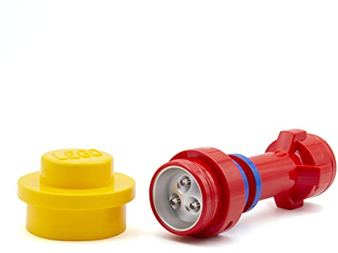 LEGO Taschenlampe FL4A – LED Handlampe im übergroßen LEGO Schwertgriff-Design – tragbar, leicht & bunt – mit Auto-Off Funktion & 3 AAA-Batterien – Rot/Blau/Gelb