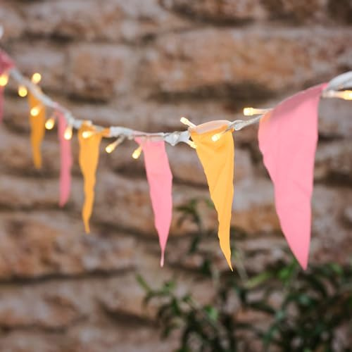 Lights4fun Beleuchtete Wimpel-Lichterkette | mit 50 warmweißen LEDs | Batteriebetrieben & Timer | Deko für Frühling & Sommer Innen Außen Garten | Rosa & Gelb | Länge 5 m