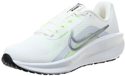 Nike Damen Downshifter 13 Sneaker, Sail Metallic Silver Photon Dust, 42.5 EU