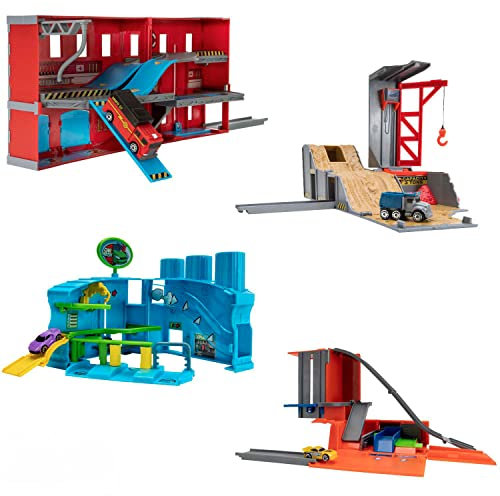 Bandai - Micro Machines - Coffret Mini Univers - 4 Univers différents avec Un véhicule Exclusif Inclus - Caserne Pompier, Chantier, Station Lavage Auto ou Garage - Modèle aléatoire - JW0032