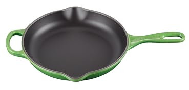 LE CREUSET Signature 20182234080422 Poêle à frire et de service en fonte ronde Ø 23 cm Compatible tous feux dont induction 1,93 kg Bambou
