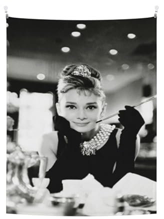 Audrey Hepburn - B&W Poster Wand Wohnzimmer Schlafzimmer Tapestry Wanddekoration Größe 28 x 40 Dekorative Rahmenloses Kunst Geschenk Wandtuch (70x100 cm)