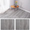 Vinylboden Selbstklebend, PVC-Bodenbelag Selbstklebend, Fliesenaufkleber Boden mit Holz-Effekt, für Küche, Wohnzimmer und Badezimmer, 30 x 30cm, 24 Stück (Hellgrau)
