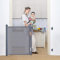 COMOMY Treppenschutzgitter Ausziehbar 0-180cm, Türschutzgitter Rollo für Baby, Katzen und Hunde, Einhändige Bedienung, Platz Sparen, Kinder Türgitter für Treppen/Türen/Außen, 84cm Hoch (Grau)