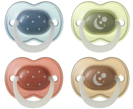 Tommee Tippee NightGlow-Schnuller, 6-18 Monate, 4 Stück, Leuchtet im Dunkeln, Kieferorthopädischer Sauger, Zusätzliche Luftlöcher, Symmetrische Passform, 100% BPA-freies Silikon, Gedämpfte Töne