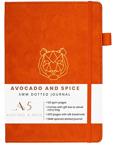 Avocado & Spice Bullet Journal Dotted A5 – Notizbuch gepunktet als Tagesplaner usw. – Notizbuch A5 Dotted mit Geschenkbox, Lesezeichen, Elastischem Band & Stifthalter, 200 Seiten (Orange, Dotted)