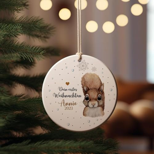 Weihnachtskugel Weihnachtsschmuck Keramik Baumhänger Baumanhänger personalisiert erstes Weihnachten Namen Wunschname Eichhörnchen Tiere Baumkugel wkp2 ilka parey wandtattoo-welt