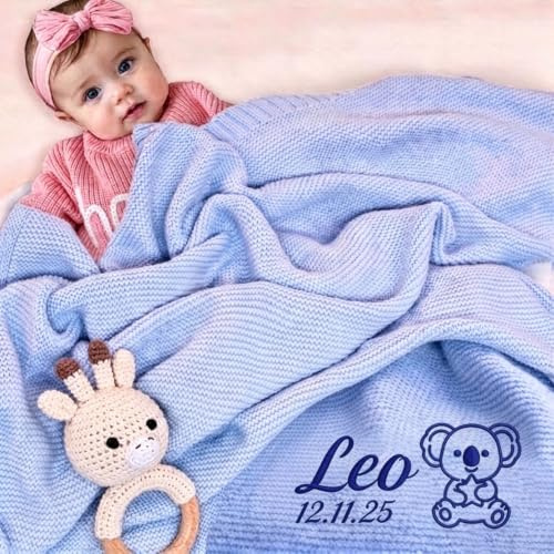 Kinetora Personalisierte Babydecke mit Namen, Baumwolle, 100 x 80 cm, 22 Farben zur Auswahl, Strickdecke Baby Decke Neugeborenen Personalisiert, Babydecke Junge Mädchen Baby Geschenk Personalisiert