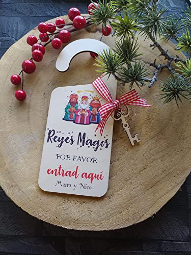 Colgador de madera personalizado con llave mágica | Decoración hogar | Reyes Magos | Adorno navideño | Plantilla huellas