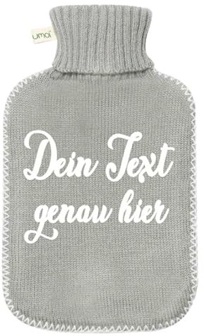 Personalisierte Öko Wärmflasche mit Bezug, 1.8 Liter mit feinem Strickbezug und weißen Nähten (Grau)