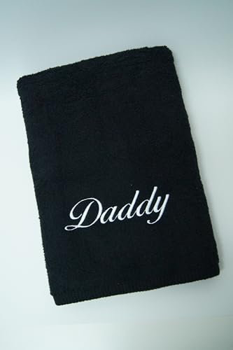 Duschtuch personalisiert mit Namen Frottier schwarz Bestickt 70x140 Badehandtuch Baumwolle Namenshandtuch weich Geschenk Hochzeit Geburtstag Weihnachten (70 x 140 cm, Schwarz) (140242)