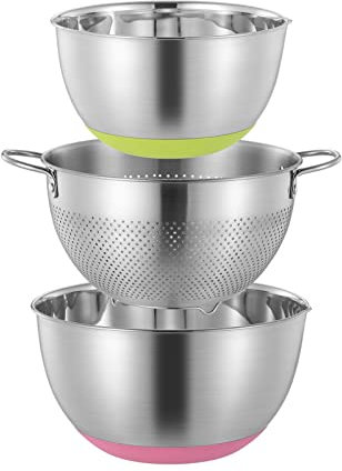 KINGBON Lot de 3 Bols à mélanger/Saladiers et Passoires Empilables en Acier Inoxydable, 2 Saladiers avec Bec Verseur et Antidérapant 1 Passoire Inox avec Poignée (Saladier, Passoire, Bol)