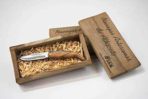 Navaja de Albacete Hecha a Mano Modelo Teja Olivo Grande SAM, Incluye Estuche de Madera, Hoja de 8,5cm. Incluye Imán de Madera Personalizable de Regalo.