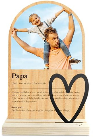 Elbeffekt - Geschenke für Papa: Holzbild 'Papa' mit Herz-Motiv, personalisiert, 30x20cm, Echtholz, Handgefertigter Holzsockel, UV Digital Druck