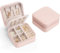 Vlando Schmuckkästchen Klein, Schmuckschatulle für Mädchen, Schmuckbox Damen, Reise Schmuck Etui, Jewelry Organizer Leder, für Ohrringe, Halsketten, Ringe, Hochzeit Geschenk, Rosa