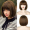 Creamily Perücke Bob Kurz Glatte in Braun mit Pony für Damen, Natürliche, Perücke Glatte Bob aus Kunsthaar für Mädchen, Braun Farbe, Kostüm, Cosplay, Party, Täglicher Gebrauch