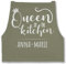 Schürze - Kochschürze Damen Frauen - Queen of the Kitchen mit Name I Küchenchefin I Chefköchin - 85x69 - Sage Grün - koch schürzen küche kochen kochschürzen mama kochschuerze