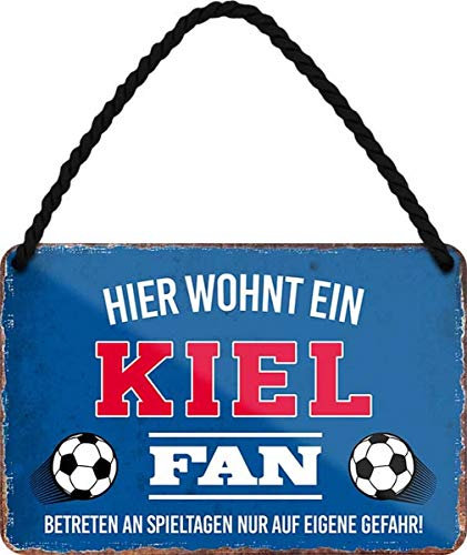 Hier wohnt ein Kiel Fan Fußball 18 x 12 cm Blechschild Hängeschild HS25