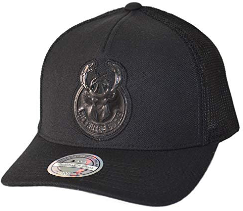 Mitchell & Ness NBA Milwaukee Bucks Zig Zag Trucker Cap