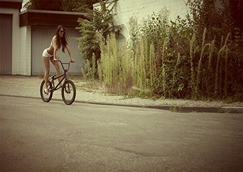 Poster BOMBASTIC Women AUF BMX