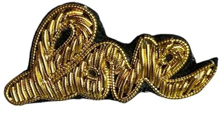 Broche LOVE Brodée à la Main en Fil de Cannetille Doré, 3,7 x 1,8 cm