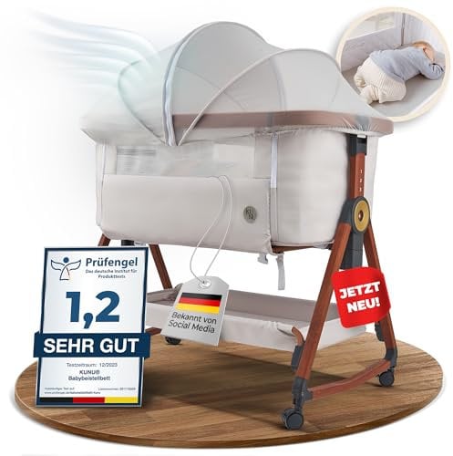 KUNU neues Baby-Beistellbett - Von Eltern für Eltern - Skandinavisches Design - Rollbar & Wiegefunktion - Höhenverstellbar - Babyoptimierte Matratze - inkl. Reisetasche