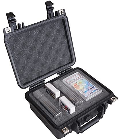 Case Club Aufbewahrungsbox für bis zu 34 Kartenplatten oder 100+ Sleeve Top Loader. Reisetasche für Pokemon, MTG und Sport-Sammelkarten in wasserdichter Außenseite mit anpassbarer